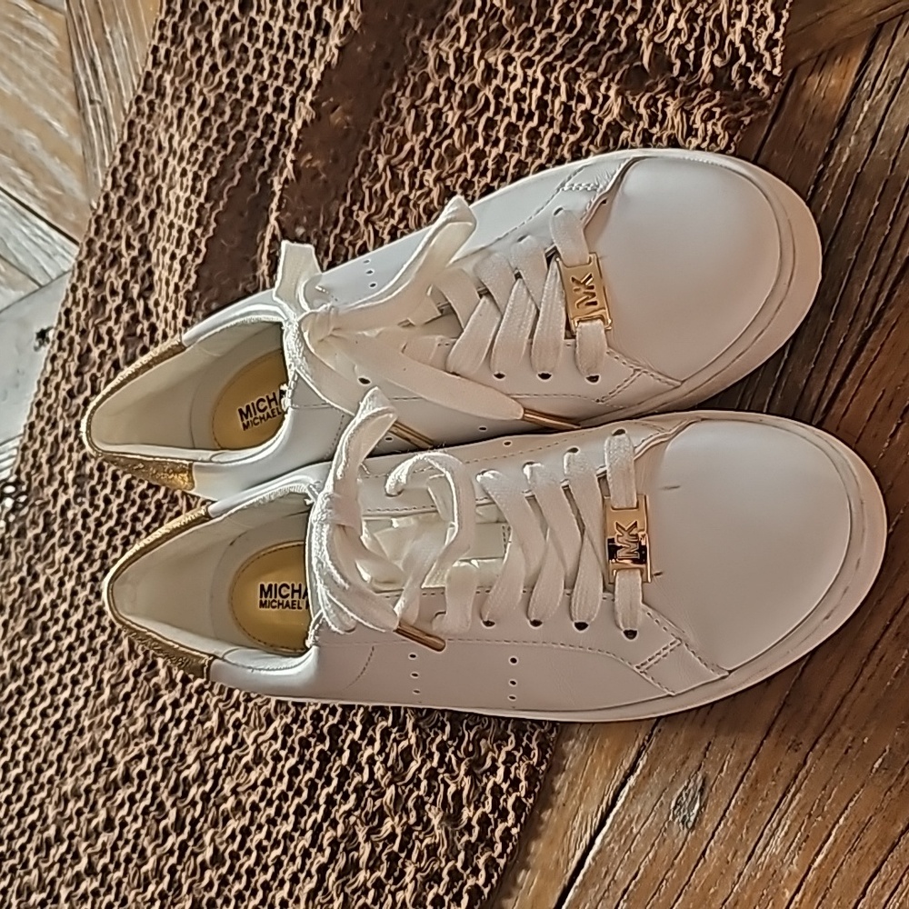 Michael KORS white leather sneakers! 6